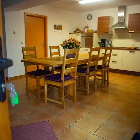 Gaestehaus Schulz * Schenkendobern