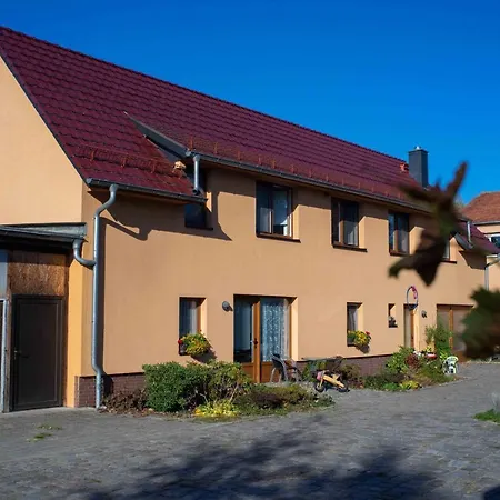 Gaestehaus Schulz * Schenkendobern