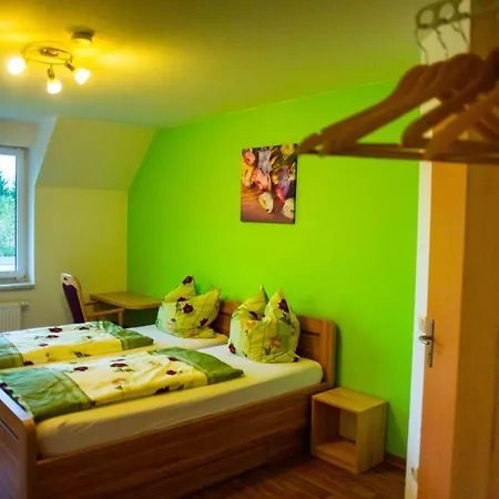 Апартаменты Gaestehaus Schulz Schenkendobern