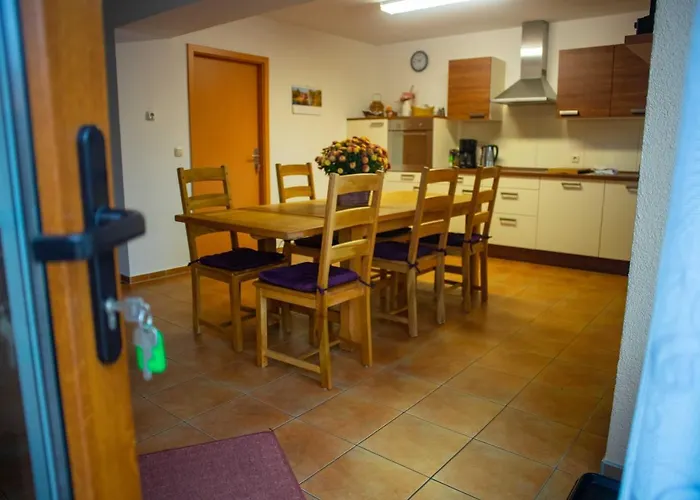 Gaestehaus Schulz * Schenkendobern